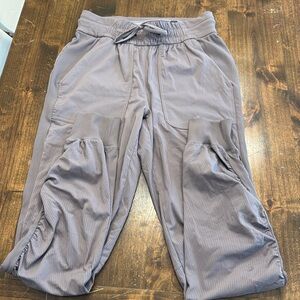 Lululemon light rule jogger size 4